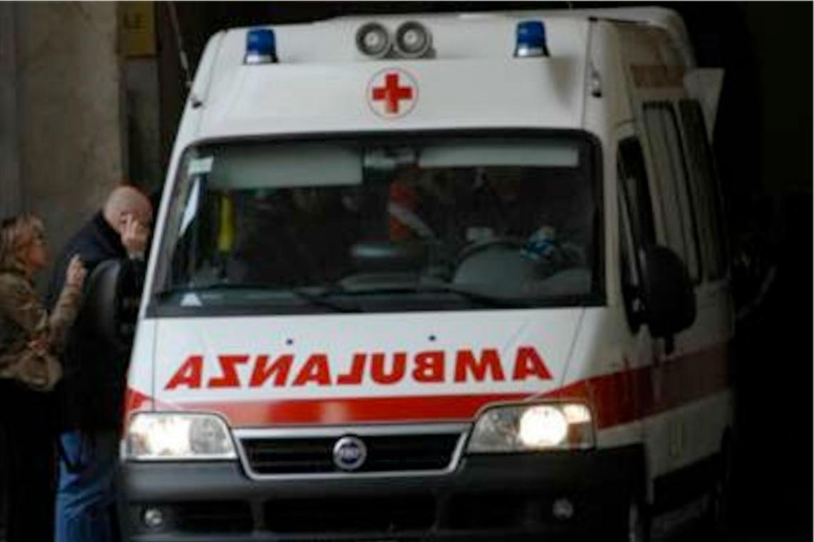 Bimbo di 12 anni travolto da un treno: è grave