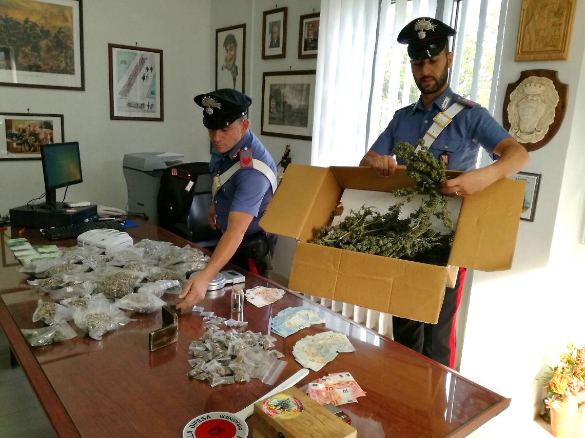 Droga fai da te con essiccatoio in garage, preso insospettabile a Piazzolla di Nola
