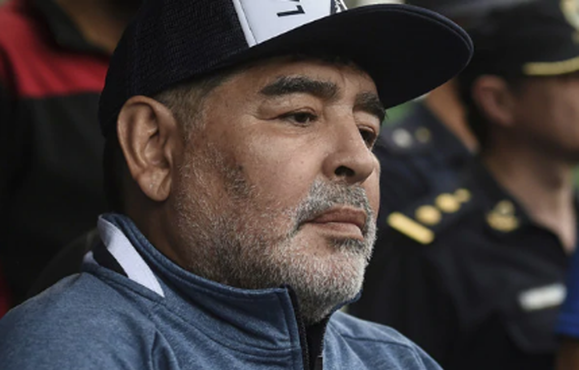 Dall'Argentina l'annuncio di El Clarin: «È morto Maradona»
