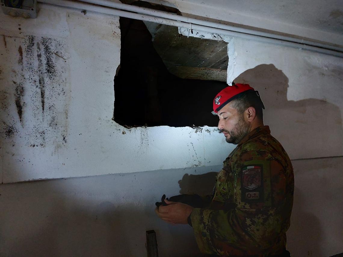 Scoperti 4 bunker per nascondere latitanti