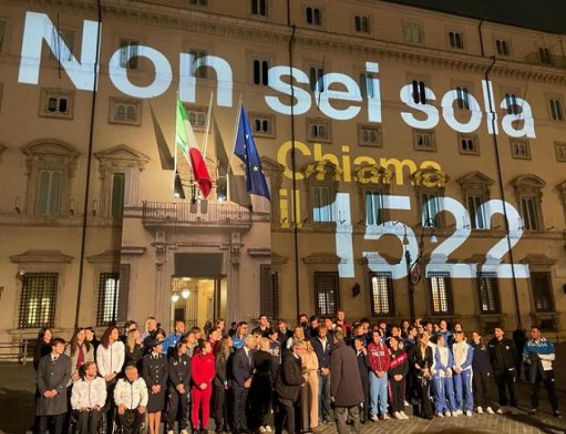 Meloni alla donne: «Siamo libere e nessuno può toglierci la libertà»