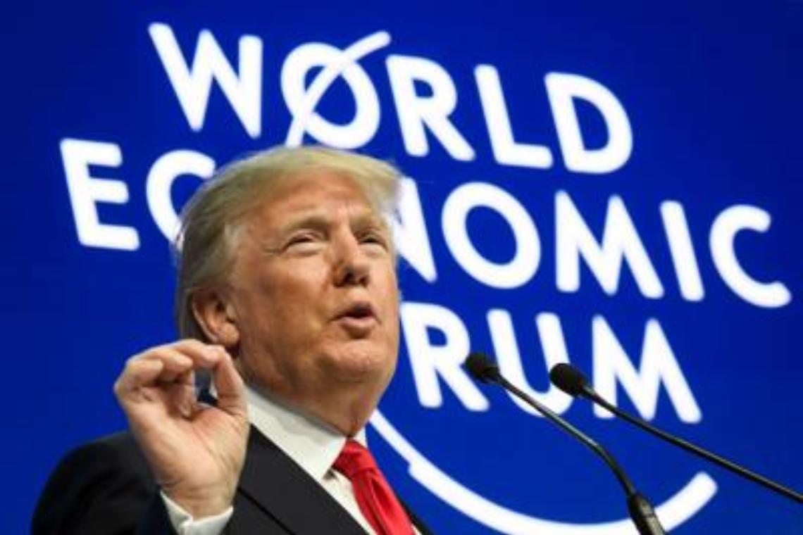 Trump: «Con me l'America vola»