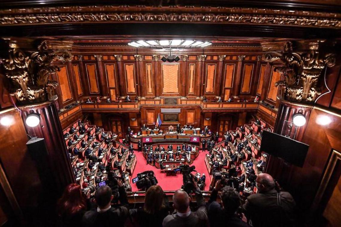 Dimissioni Conte, pontieri in ansia da pallottoliere