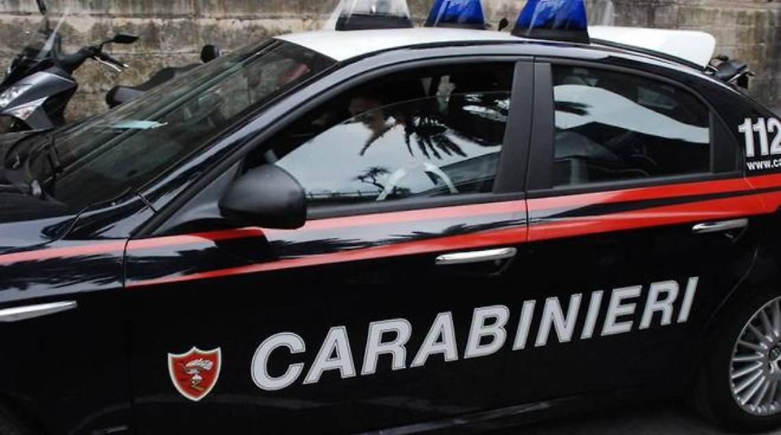 Condannato per atti sessuali con minori, si nascondeva dalla fidanzata