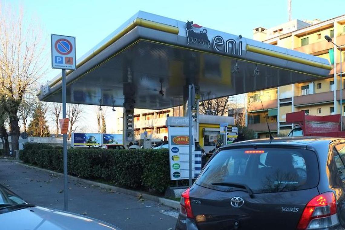 Sciopero revocato, benzinai aperti
