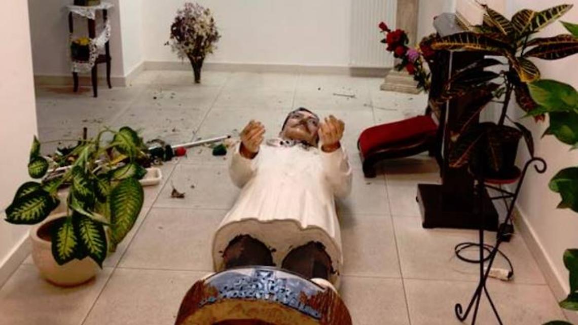 Ospedale Moscati di Avellino: vandali si accaniscono contro la statua del medico santo