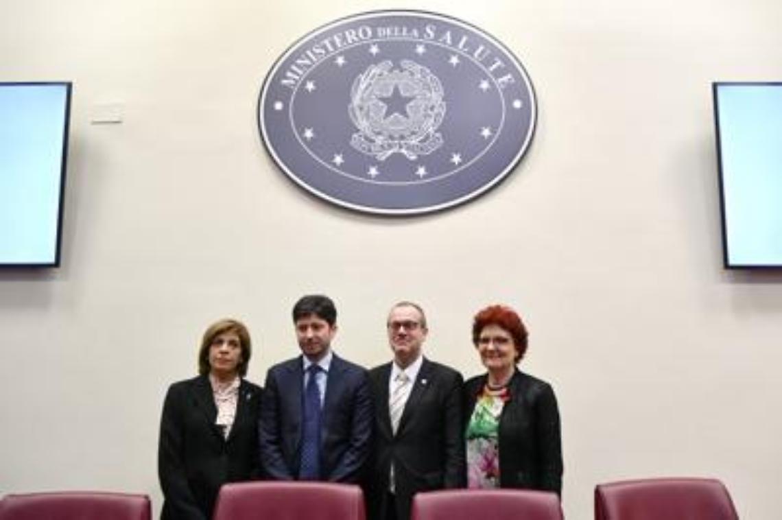 Coronavirus, Oms: «Sintomi lievi per 4 casi su 5»