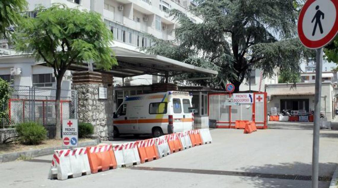 Castellammare, «contagi allarmanti»: coprifuoco alle 20