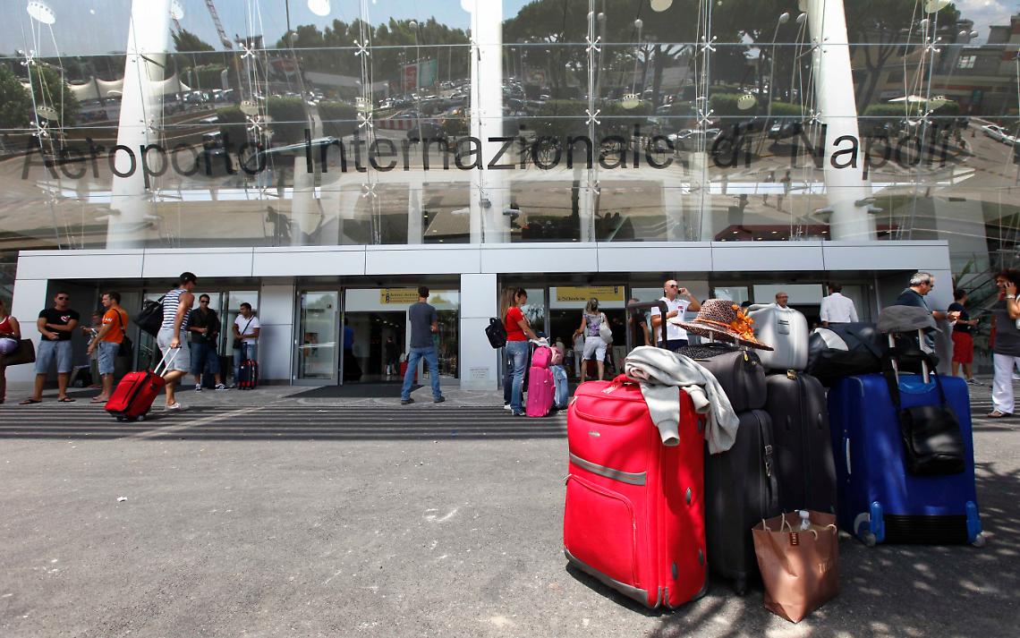 Aeroporto Napoli, cassa integrazione fino a 12 mesi per tutto il personale Gesac