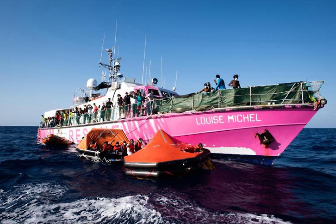 Lampedusa, sequestrata la nave ong di Banksy