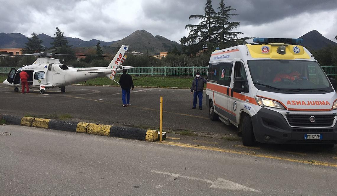 Drammatico incidente: studente cade da una scala antincendio, fa un volo di 5 metri