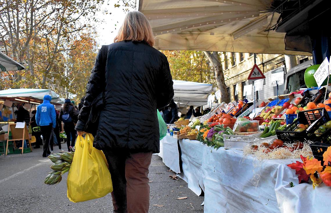 Tavola di Natale, i rincari dalle verdure ai dolci