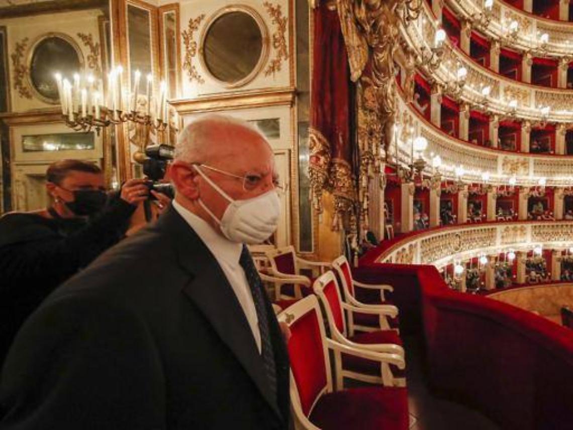Teatro San Carlo, De Luca: da noi 12 milioni, ora tocca a Comune