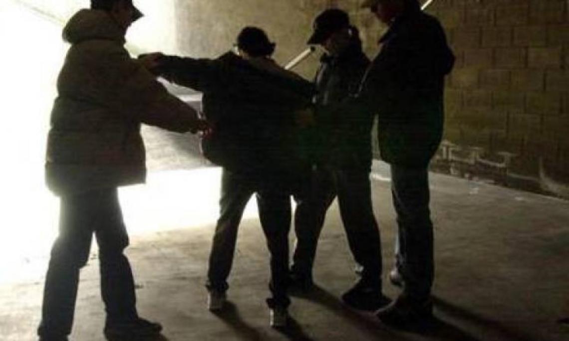 Bullismo. Notte di terrore per 5 adolescenti di Pompei: inseguiti e aggrediti da una banda di coetanei. Un ferito