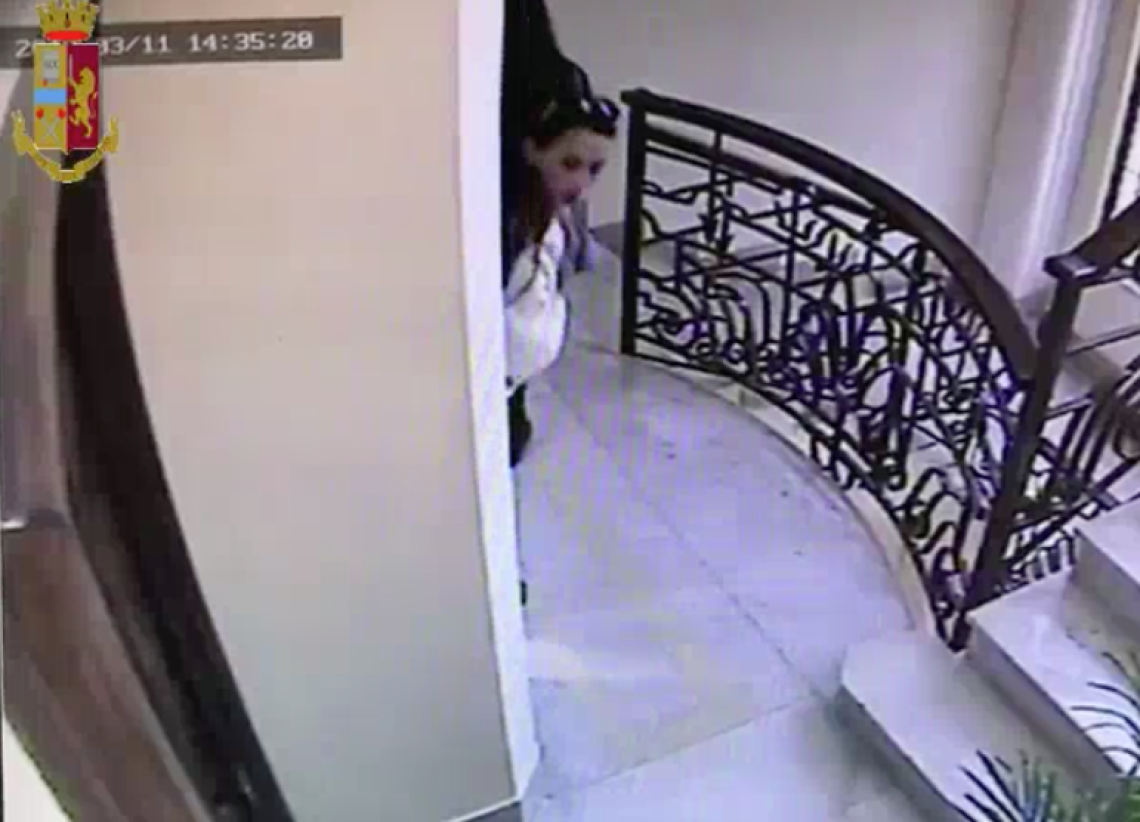 Appartamenti svaligiati a Chiaia, arrestate ladre di gioielli VIDEO