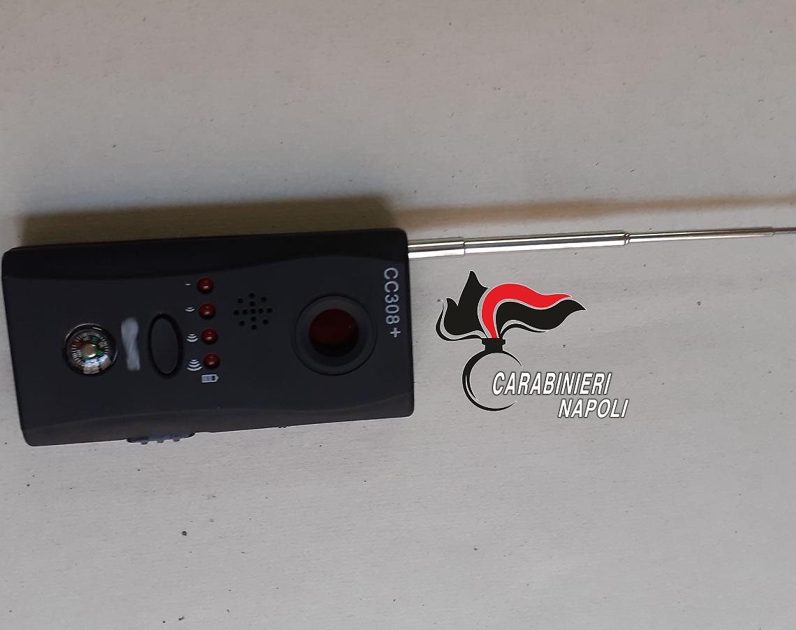 Blitz anti-prostituzione a Poggioreale, sequestrato rilevatore microspie