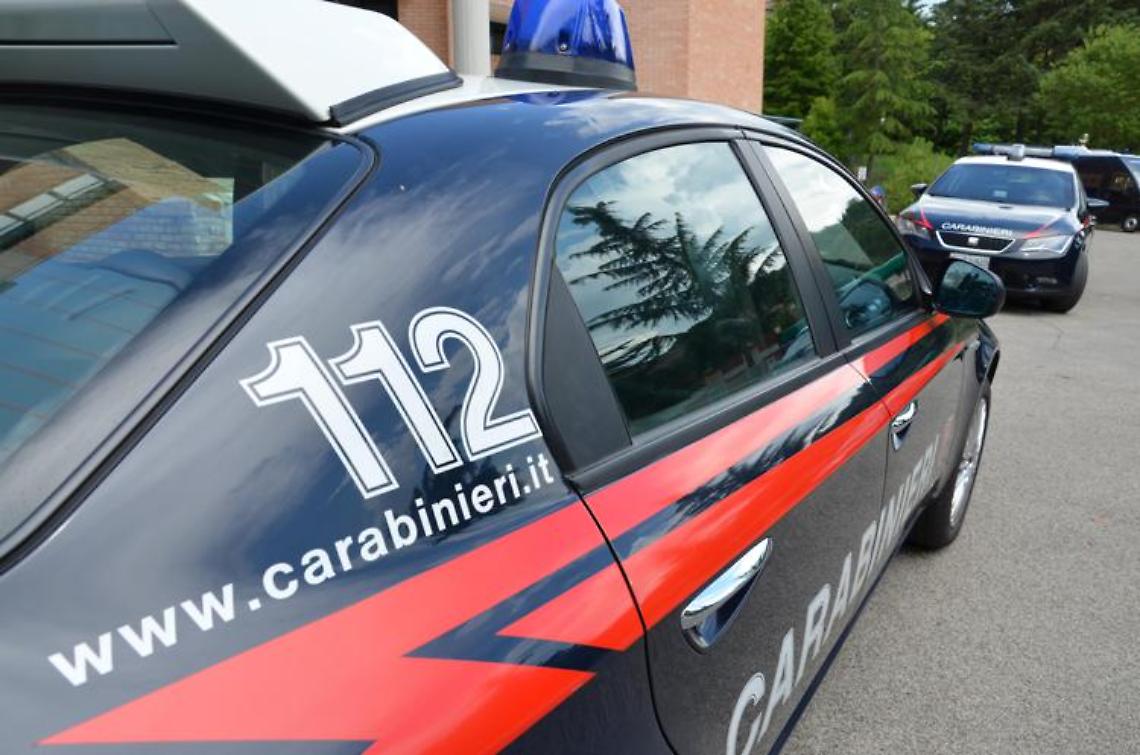 Due accoltellati nella notte, indagini dei carabninieri