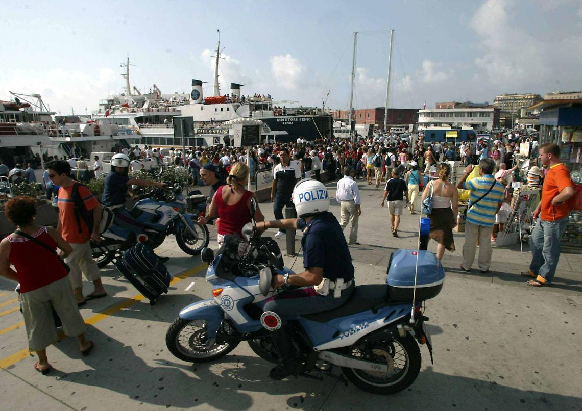 Tenta rapina, 23enne dei Quartieri arrestato ad Ischia