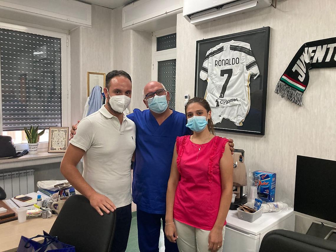 Sposi rinunciano a bomboniere e fanno donazione al Pascale