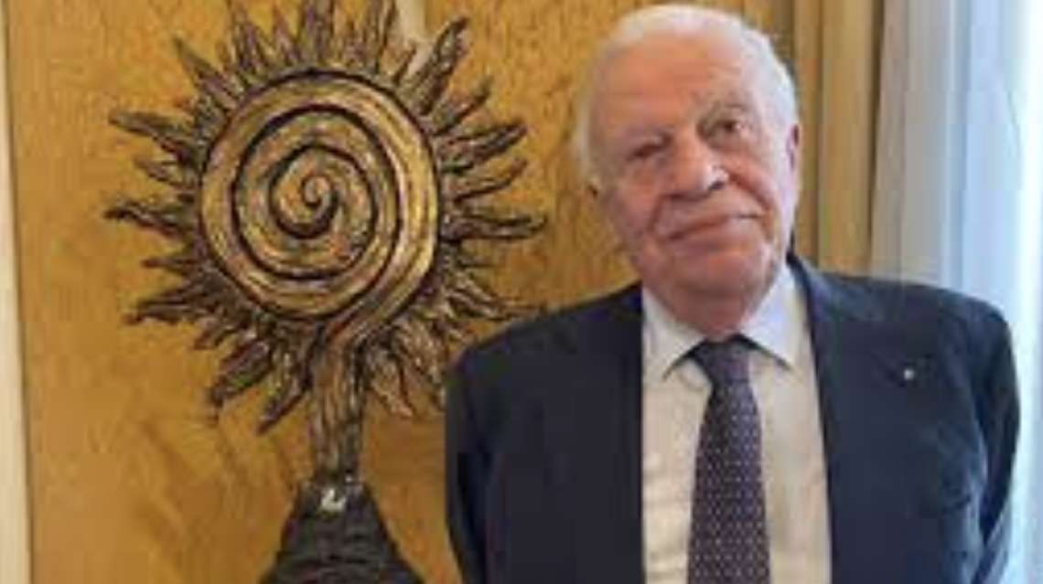 Addio a Sergio Maione, patron del Grand Hotel Vesuvio