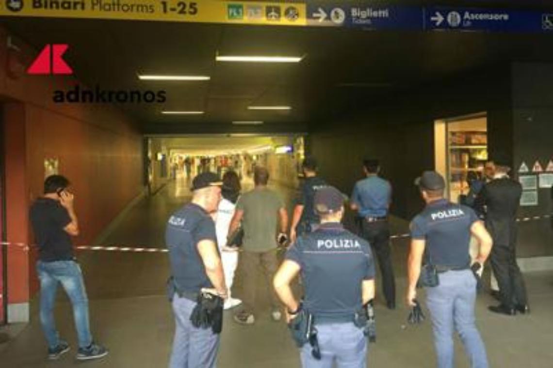 Roma, accoltella vigilante e si spara