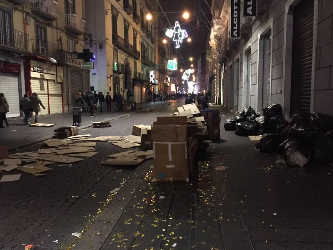 Furto in ambulanza mentre i sanitari soccorrono una ragazza