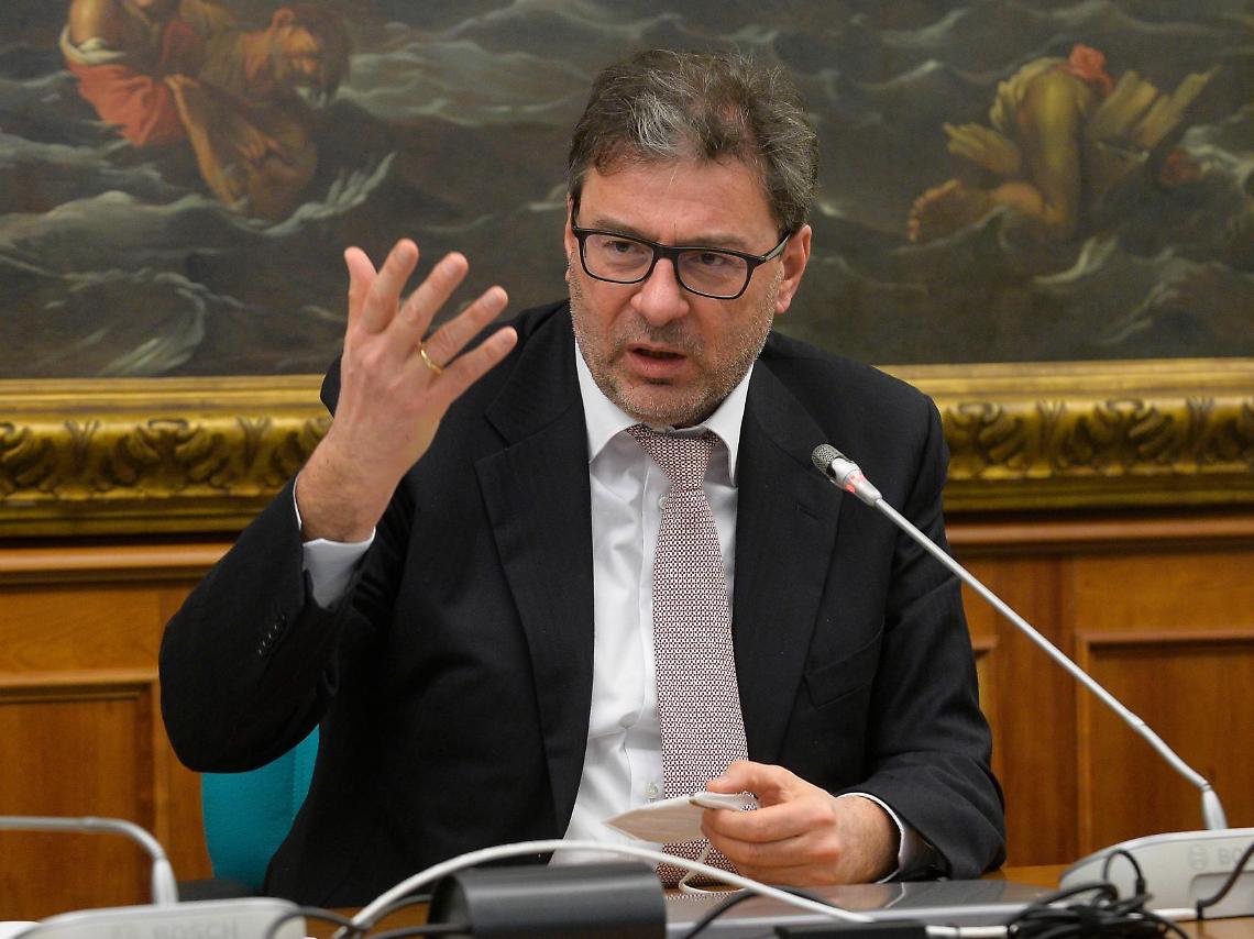 Manovra, niente pignoramento dal conto se il debito è sotto i mille euro