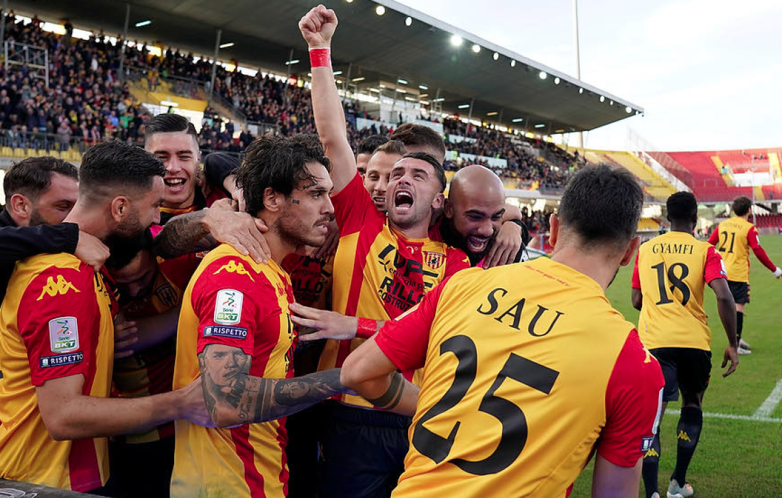 Serie B, il Benevento fa il vuoto: in quota primo posto blindato