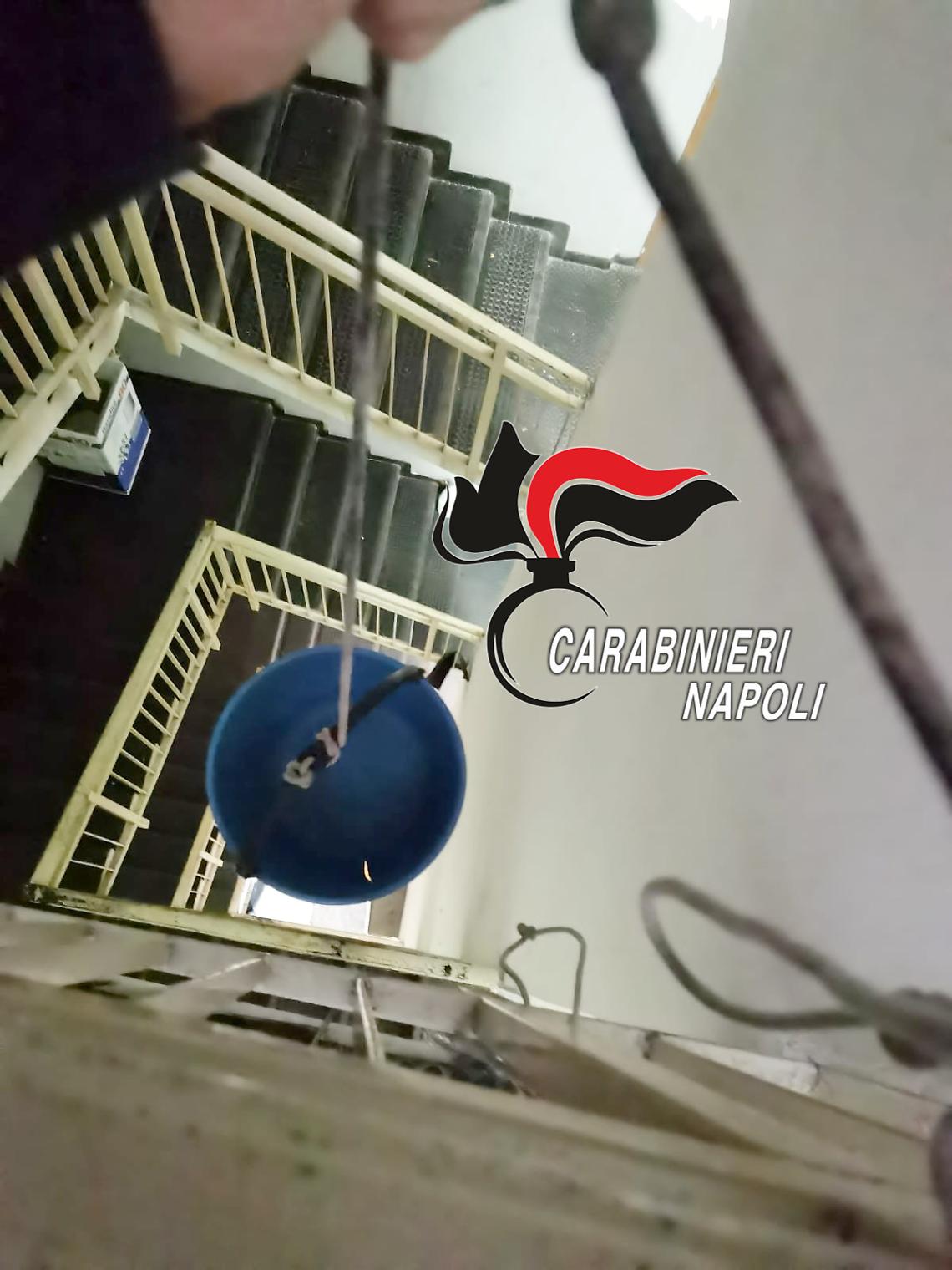 Paniere sale con ordine e contanti, ritorna gi&ugrave; con la droga