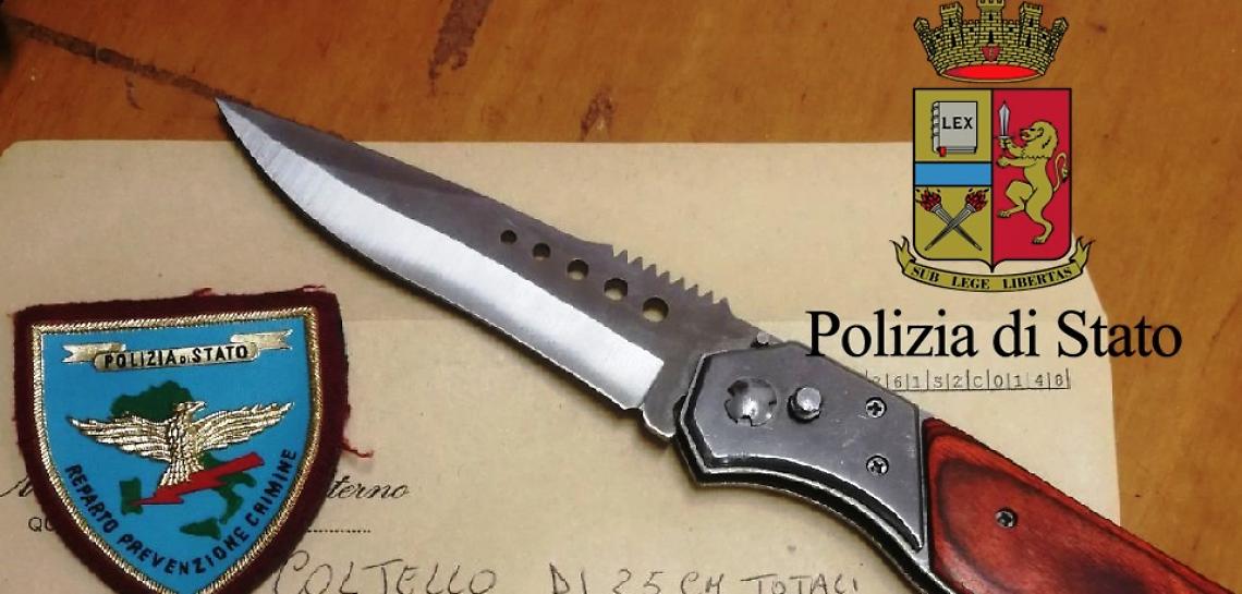 In giro con un coltello, 17enne nei guai