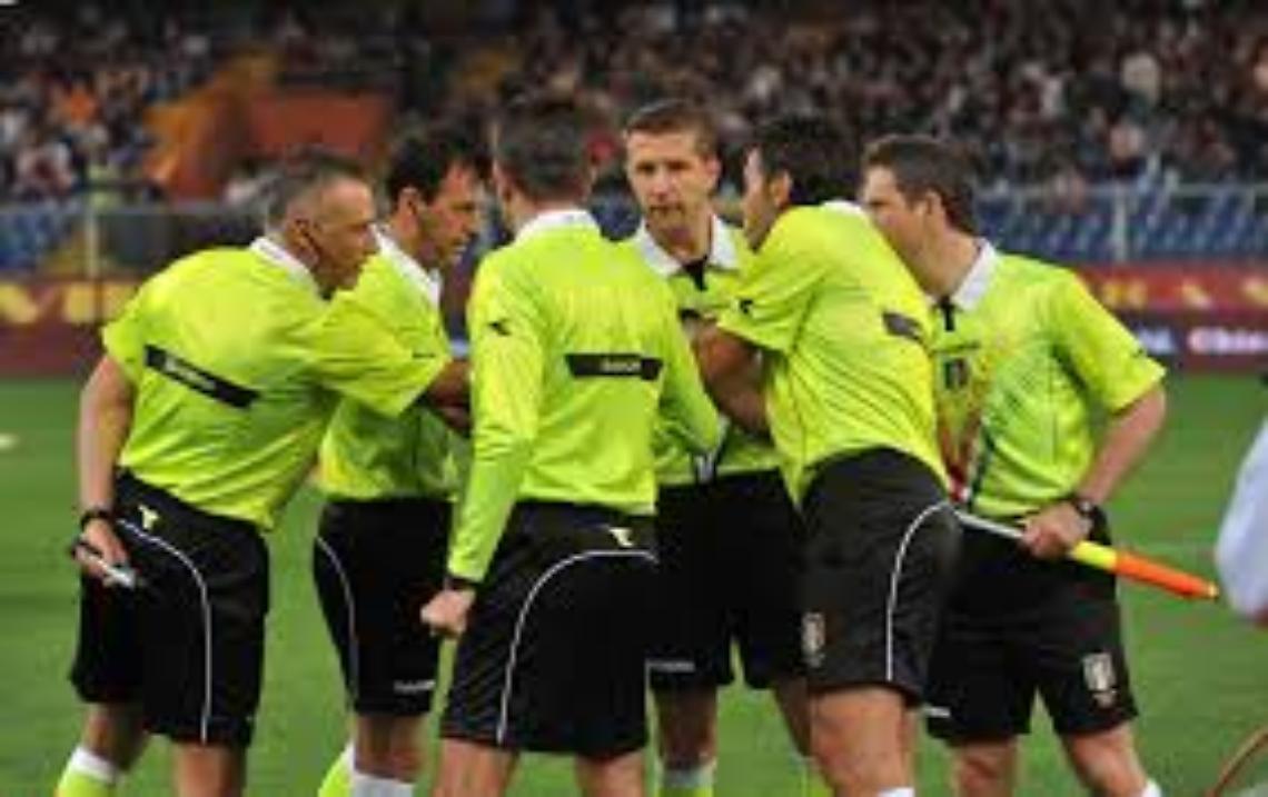 Serie A, tutte le designazioni arbitrali della 26ª giornata: Napoli-Torino affidata a Mariani