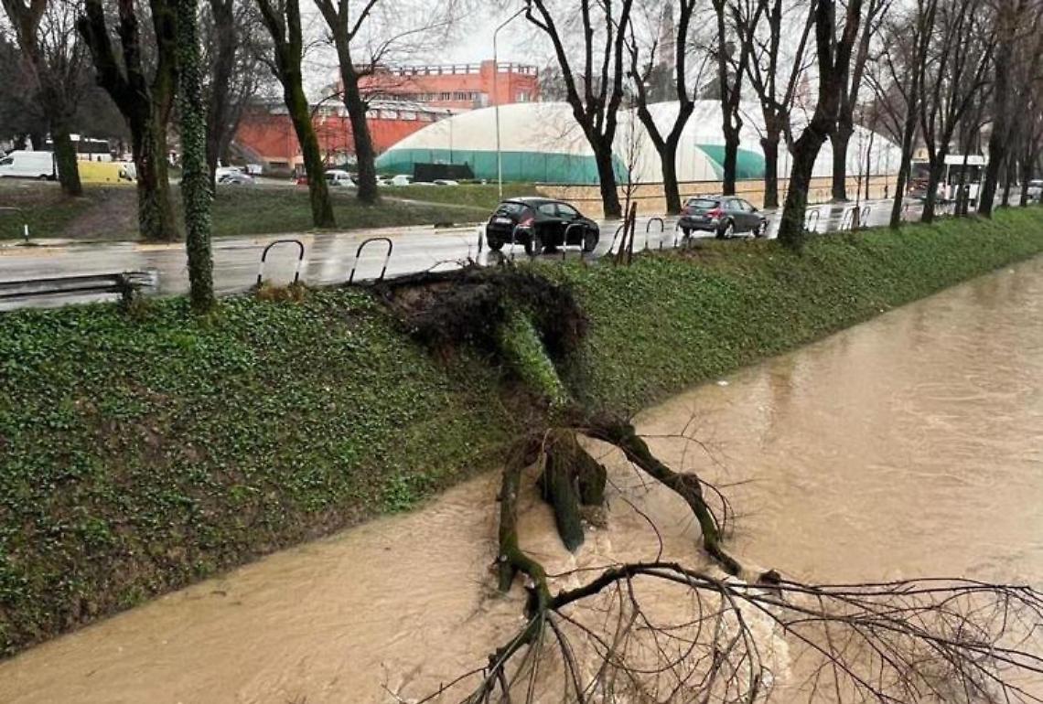 Veneto, allerta meteo rossa: preoccupano i fiumi