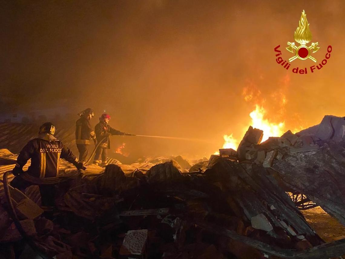 Incendio di Montecorvino, ok analisi diossine: monitoraggio continua