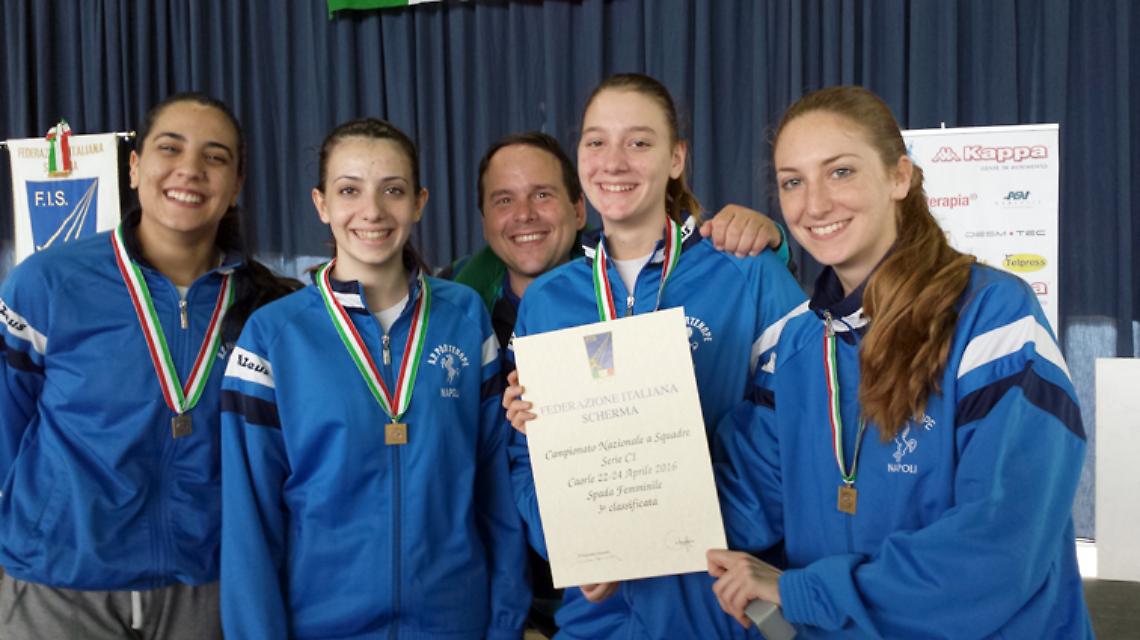 La Polisportiva Partenope<br>conquista la B2 di spada a asquadre