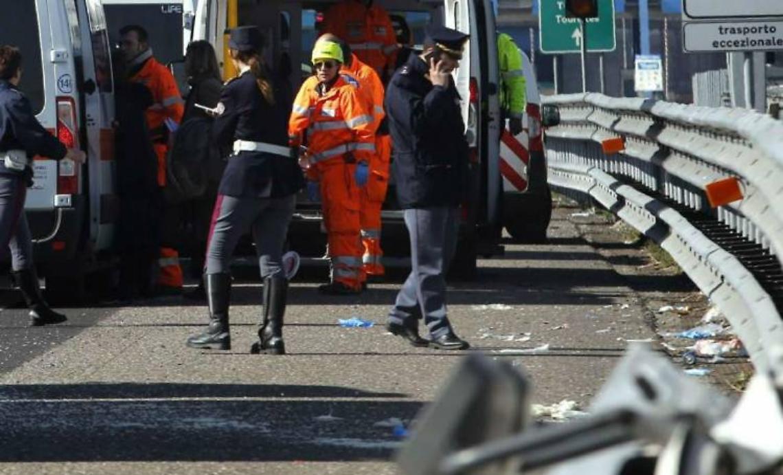Centauro muore sulla Statale 268 del Vesuvio