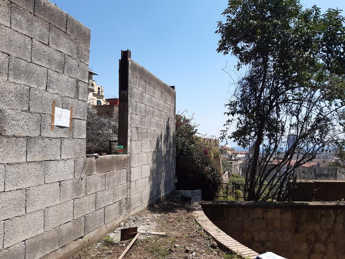 Abusi edilizi a Salita Ventaglieri, scattano i sigilli