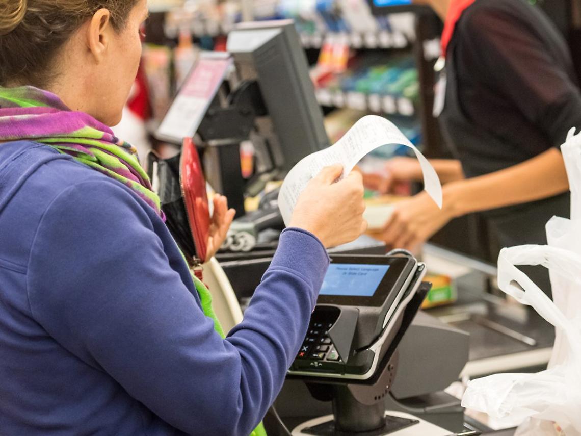 «Sei troppo grassa per fare la commessa nel mio negozio»: 24enne vittima di bodyshaming