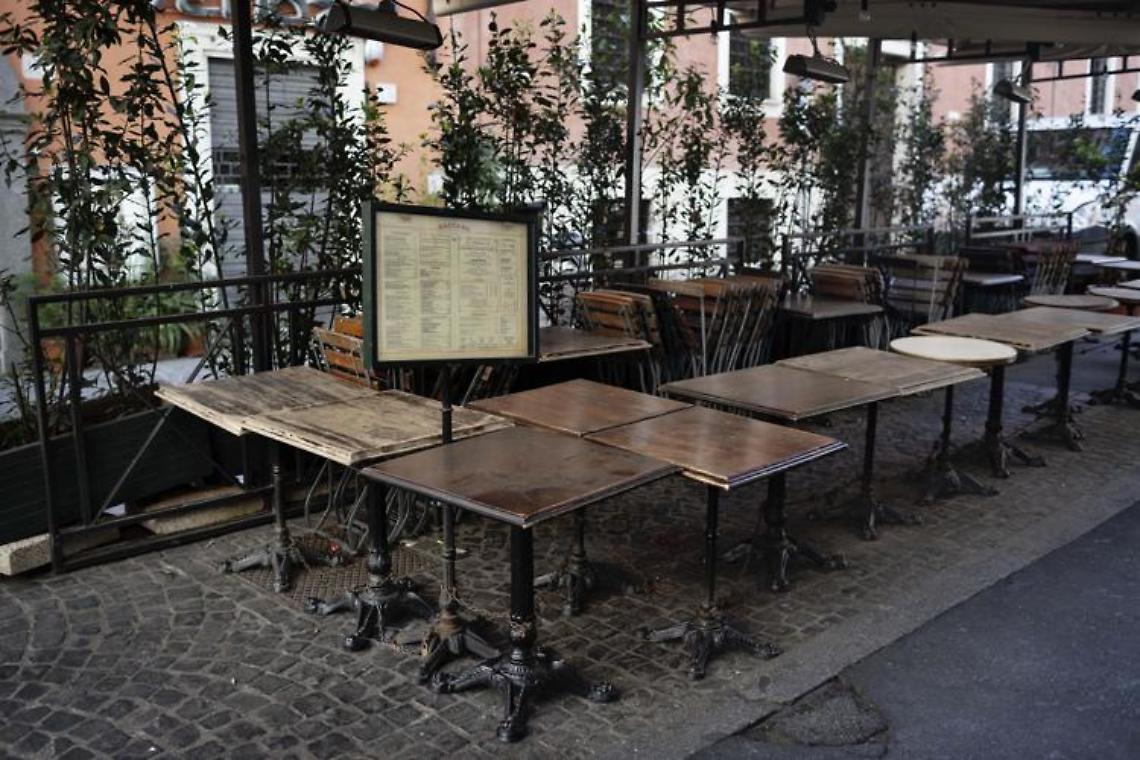 Campania zona gialla, bar alla “guerra del banco”