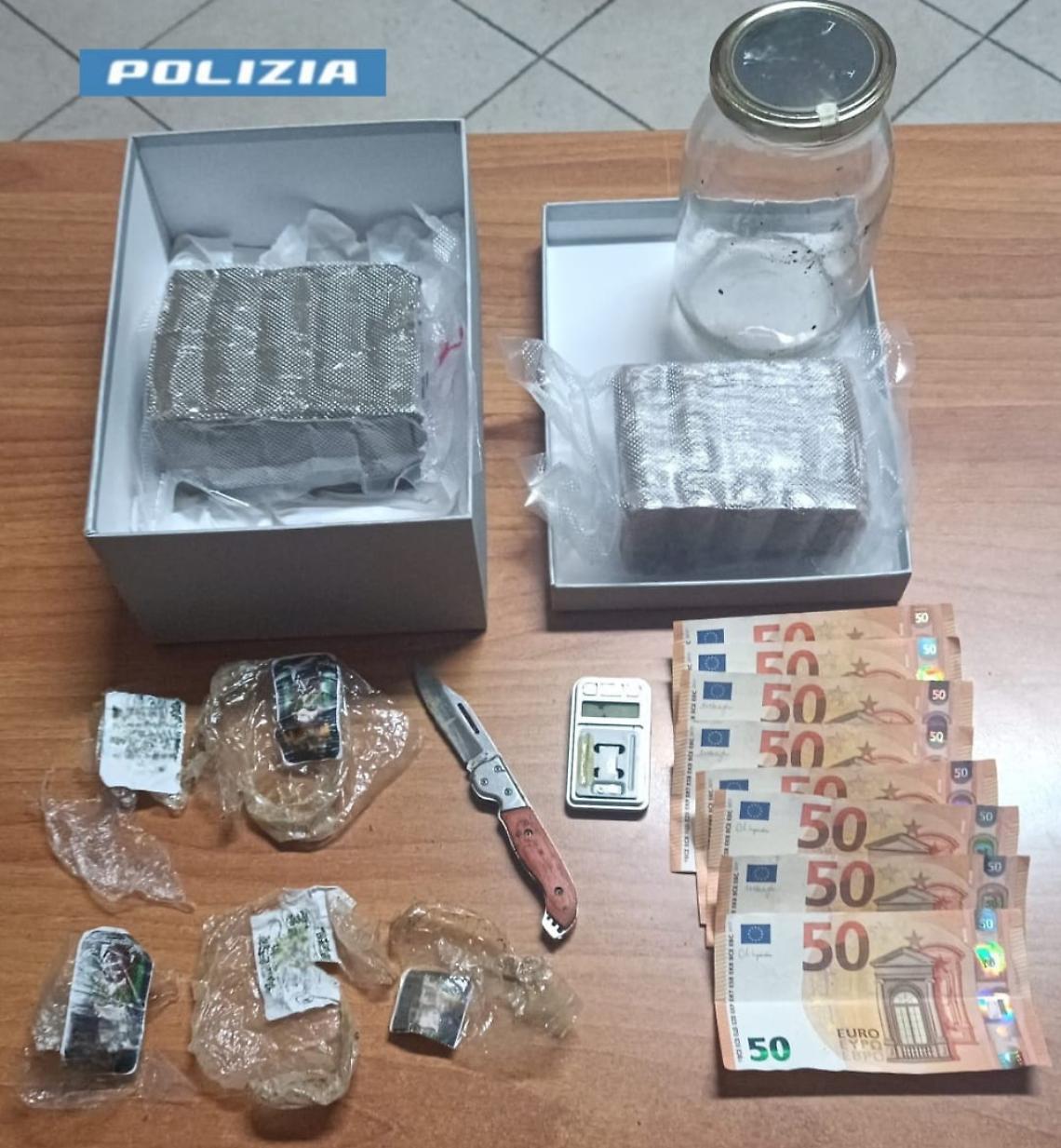 Ischia, sullo scooter con oltre 1 kg di hashish: due arresti