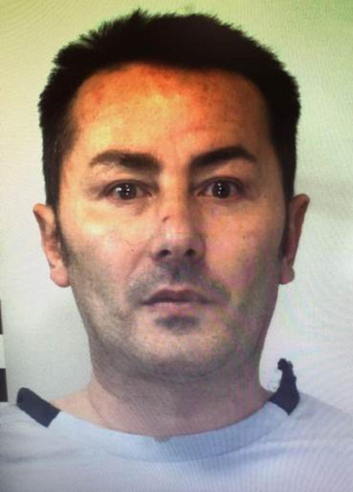 Gricignano, scippatore trascina sul selciato una donna ferendola
