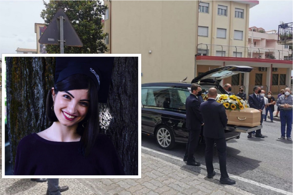 Tragedia in funivia, l’ultimo saluto a Serena. La mamma in lacrime colpita da malore