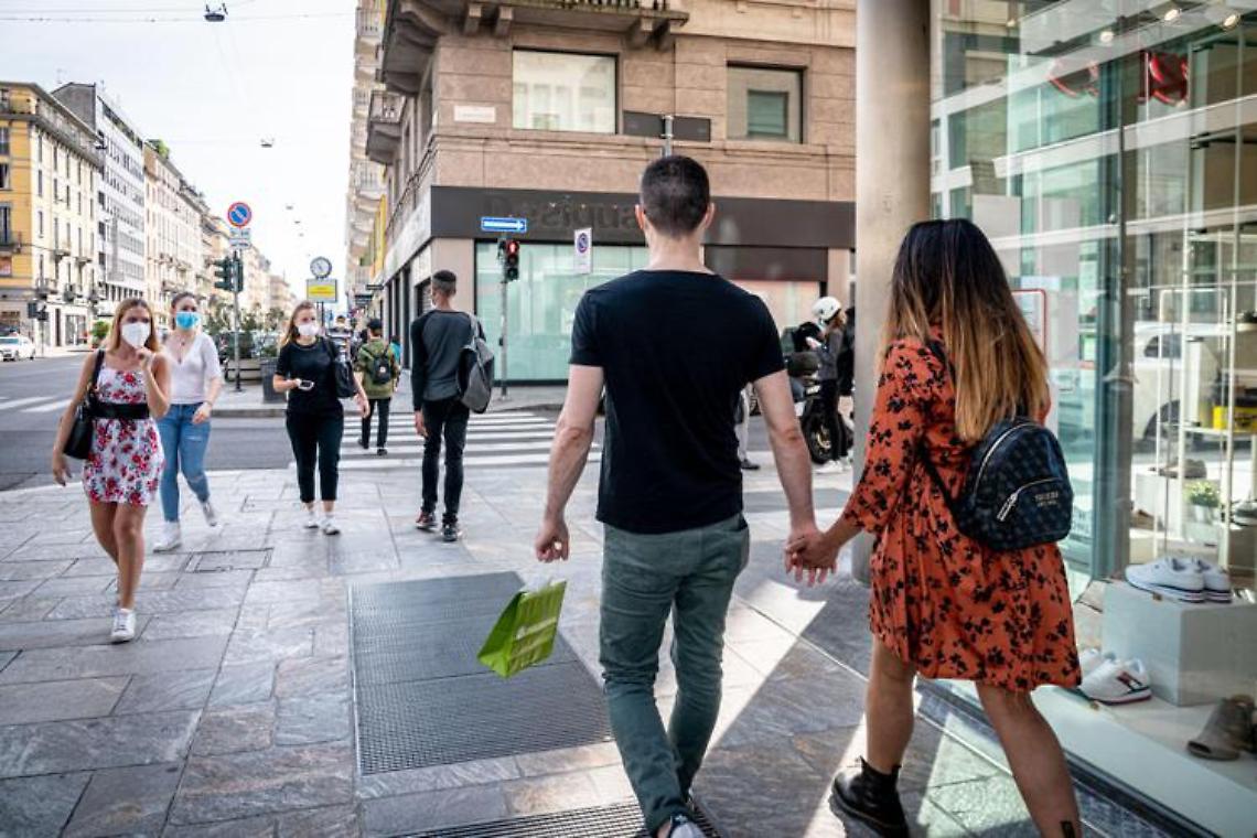 Covid Italia, ancora giù incidenza e Rt