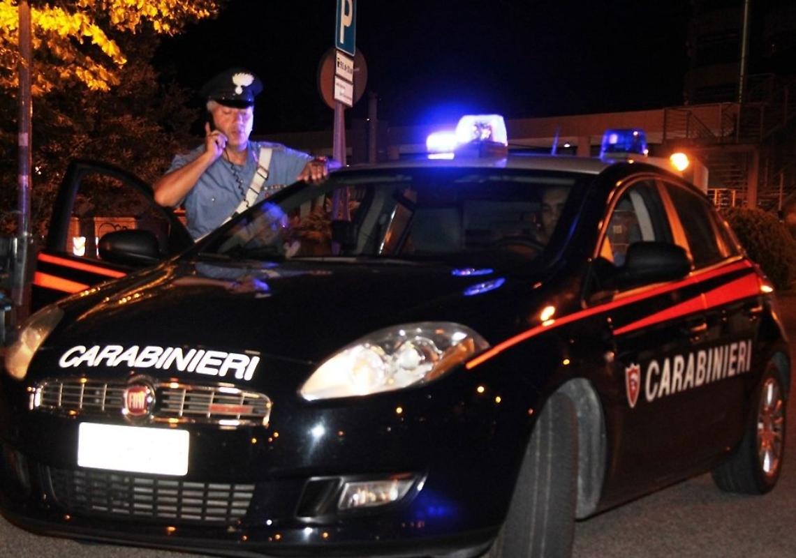 Picchia la moglie e aggredisce i carabinieri, arrestato 41enne di Arzano