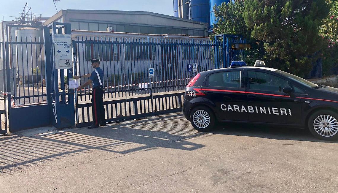 Caivano, sigilli a ditta che trasforma carcasse