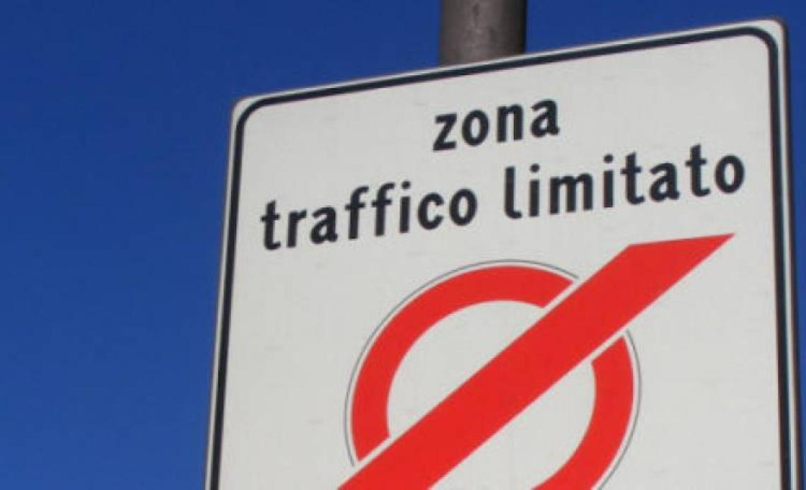Discesa Gaiola, area pedonale e ztl sospese fino al 15 settembre