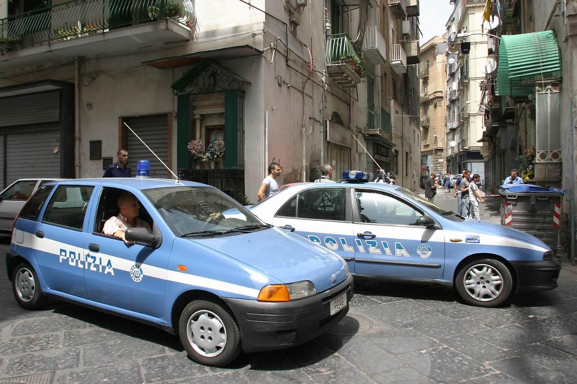 Si masturba in auto davanti ad una donna intenta a fare jogging, denunciato