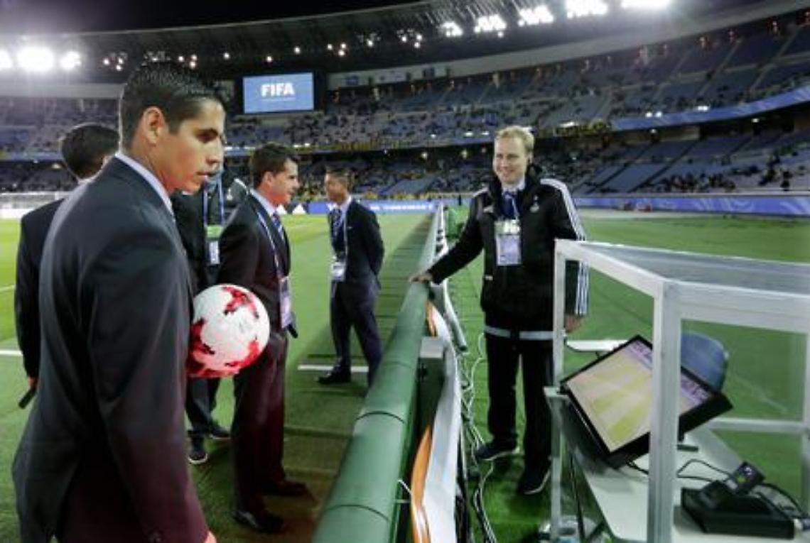 "Var", tutto fila liscio nel debutto al San Paolo