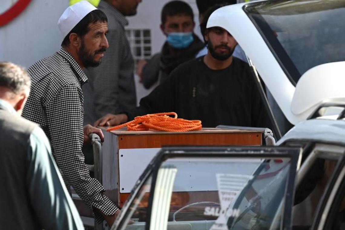 Attacco Isis a Kabul, «almeno 110 morti». Uccisi 13 soldati Usa