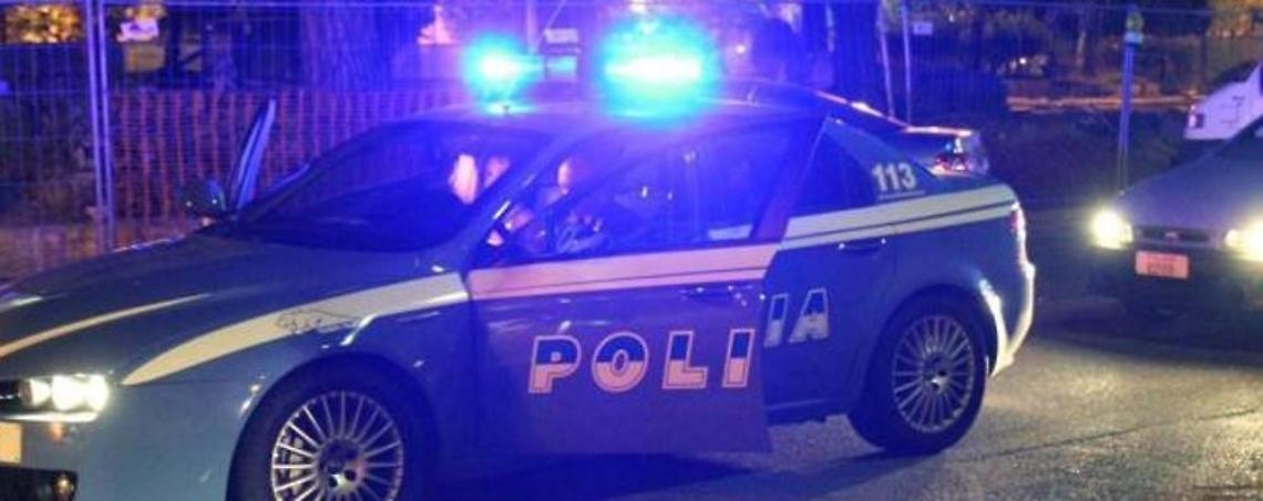 Rione Traiano, fugge all’alt e si scaglia contro i poliziotti: arrestato