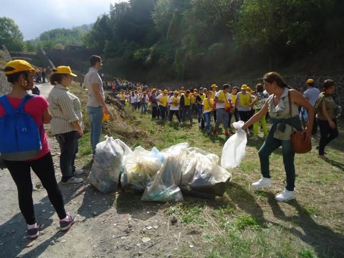 Puliamo il mondo, numeri record in Campania: 40mila volontari in azione